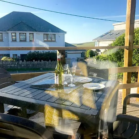 Trevone Bay Seaside For 4 - Close To And Holiday home