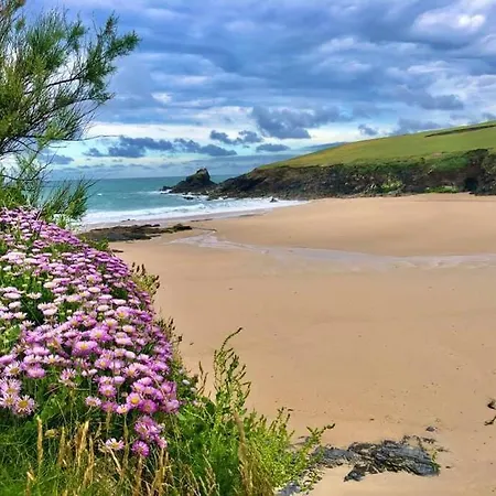 Trevone Bay Seaside For 4 - Close To And Holiday home Padstow
